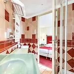 Отель Pavillon Opera Grands Boulevards 3*