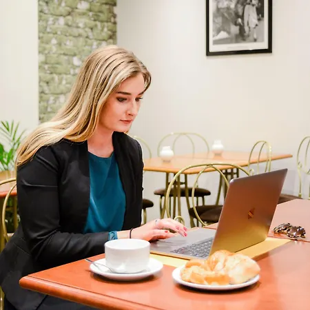 帕维侬剧院酒店