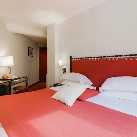 帕维侬剧院酒店 3*