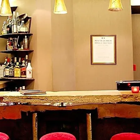 帕维侬剧院酒店 3* 巴黎