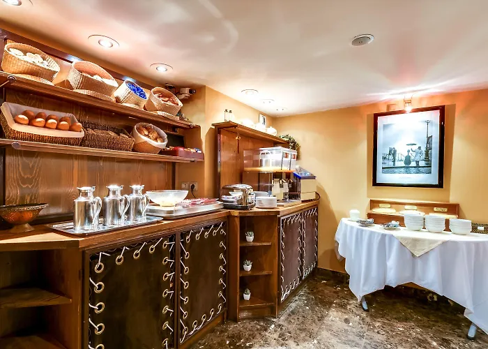 Отель Pavillon Opera Grands Boulevards 3*