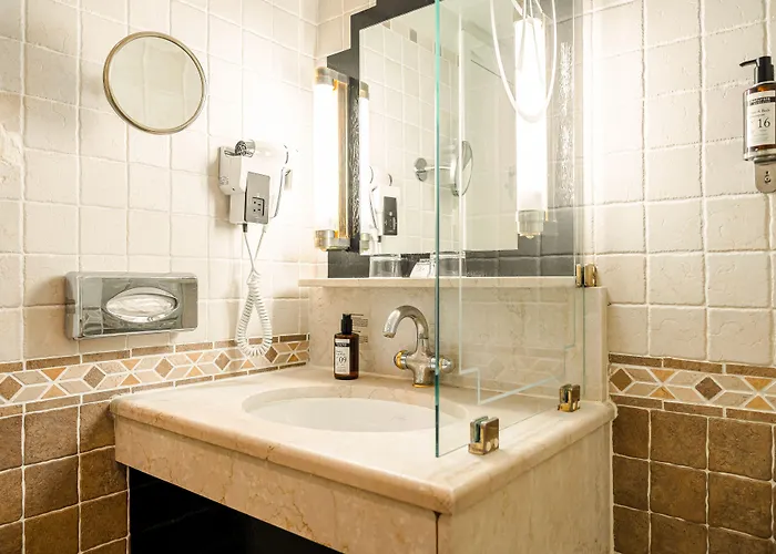 Отель Pavillon Opera Grands Boulevards Париж